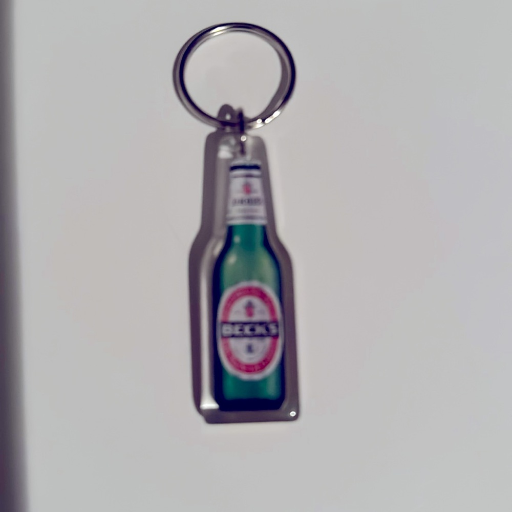 Becks / Becks Light Keychain Keyring Key Chain Ring Breweriana